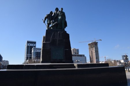 Памятник морякам сейнера "Уруп"
