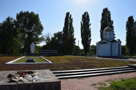 Мемориал в Родниковской