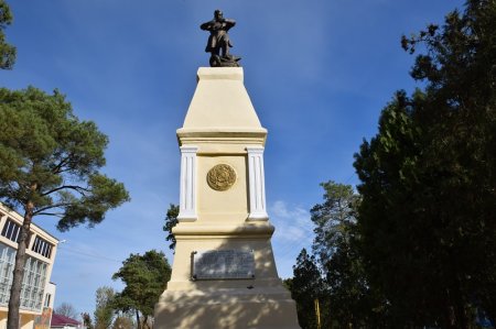Памятник партизанам в Ивановской
