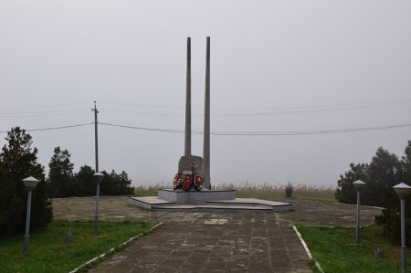 Памятник в Ильиче