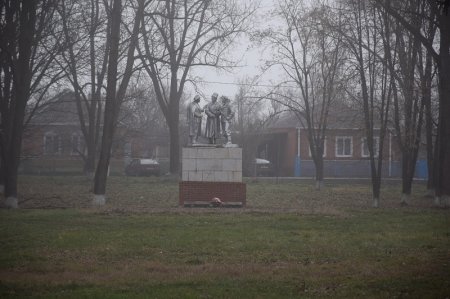 Памятник революционерам в Дятьковской