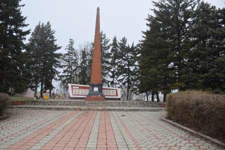 Монумент войнам в Дятьковской