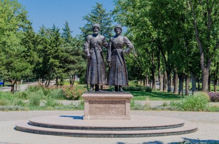 Памятник "Казаку и Горцу" в Краснодаре