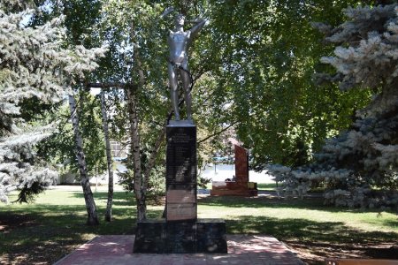 Памятник героям чернобыля в Тимашевске