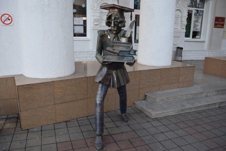 Памятник студенту в Новороссийске
