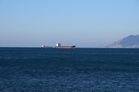 Корабли в бухте Кабардинки