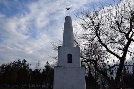 Памятник в Старонижестеблиевской