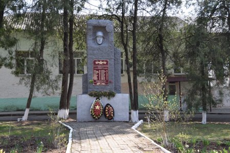 Памятник в Тенгинской