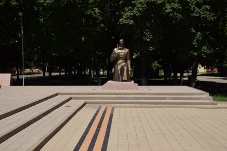 Памятник в Приморско-Ахтарске