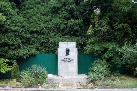 Памятник Полетаеву Н.Г. в Туапсе