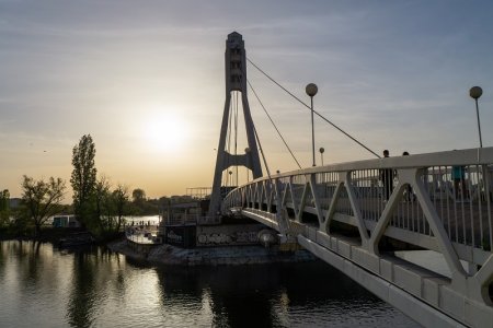 Мост поцелуев в Краснодаре