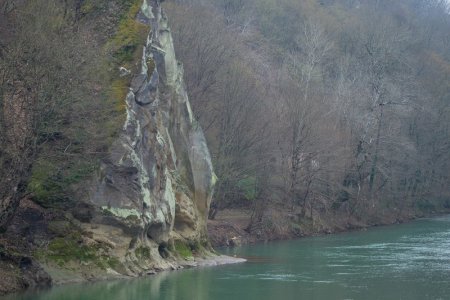 Вид на скалу Петушок в Горячем Ключе
